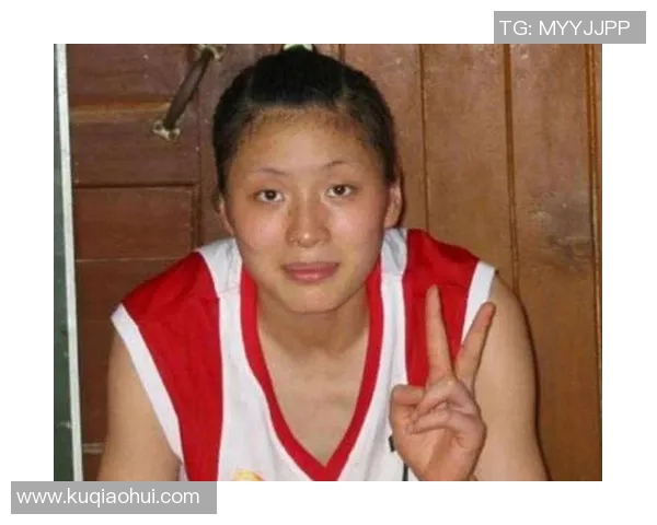 姚明身边的美女究竟是谁她的魅力与故事引发了怎样的关注与讨论